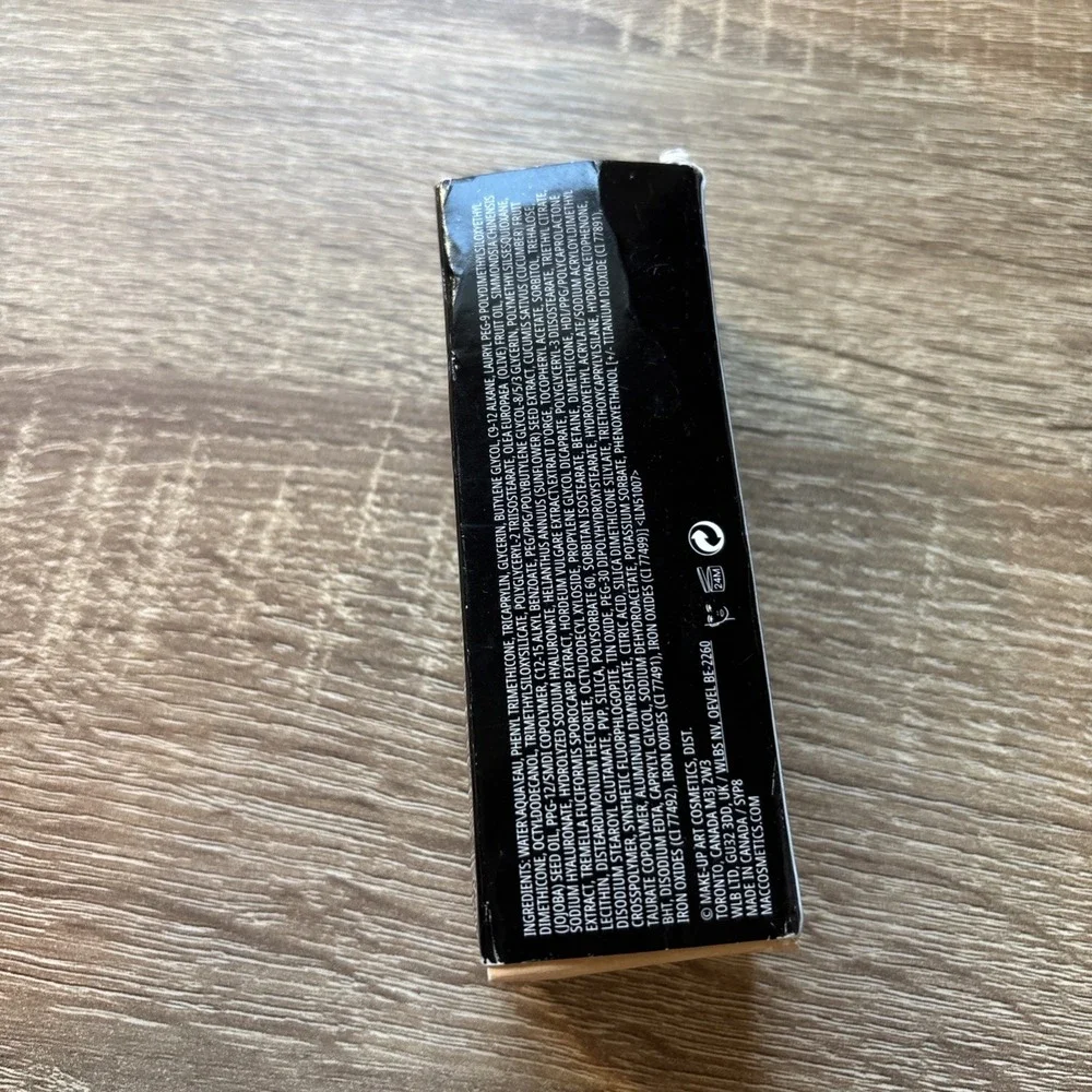 MAC Studio Radiance Serum-Powered Foundation NC17 1 oz Full Size